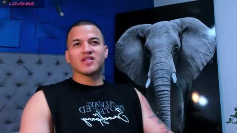 Snapshot of rocco_santos chatting on September 9, 5:40 am rocco_santos online show from September 9, 5:40 am