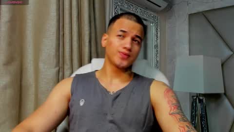 Snapshot of rocco_santos chatting on September 10, 2:33 am rocco_santos online show from September 10, 2:33 am