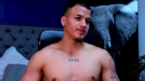 Snapshot of rocco_santos chatting on October 2, 1:23 am rocco_santos online show from October 2, 1:23 am