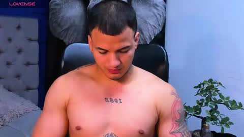 Snapshot of rocco_santos chatting on October 10, 1:48 am rocco_santos online show from October 10, 1:48 am
