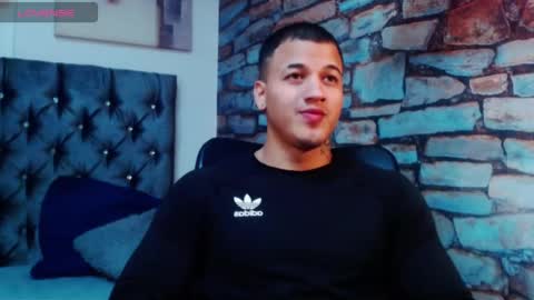 Snapshot of rocco_santos chatting on October 16, 12:22 am rocco_santos online show from October 16, 12:22 am