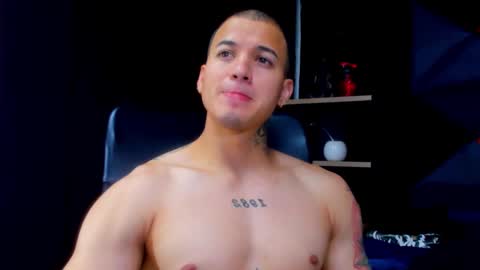 rocco_santos online show from February 19, 7:21 pm