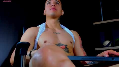 rocco_santos online show from March 25, 6:36 pm