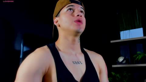 rocco_santos online show from April 6, 5:58 pm