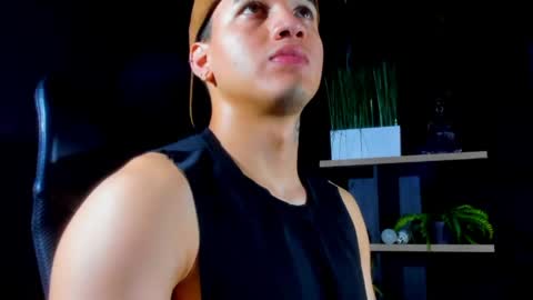 rocco_santos online show from April 14, 6:14 pm