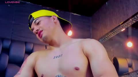 rocco_santos online show from May 22, 1:02 am