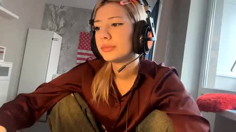 Snapshot of rochellehouis chatting on February 17, 11:18 am Anny online show from February 17, 11:18 am