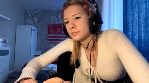 Snapshot of rochellehouis chatting on February 27, 11:10 am Anny online show from February 27, 11:10 am