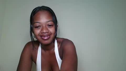 rochellinah online show from May 17, 10:33 am