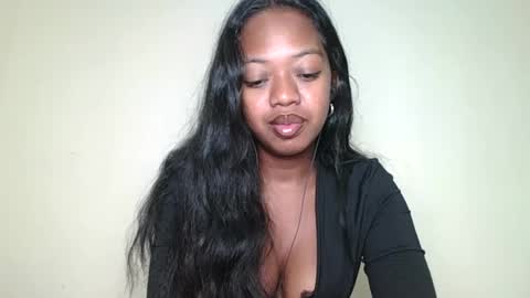 rochellinah online show from May 22, 12:33 pm