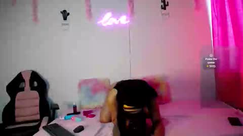 Camila online show from March 18, 2:31 pm