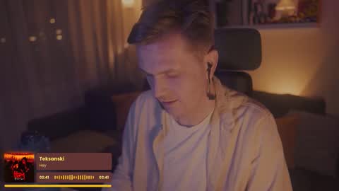 Snapshot of rocketbunnyxxx chatting on October 1, 5:41 pm Rocket Bunny online show from October 1, 5:41 pm