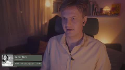 Snapshot of rocketbunnyxxx chatting on October 8, 12:30 am Rocket Bunny online show from October 8, 12:30 am