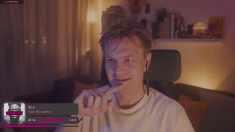 Snapshot of rocketbunnyxxx chatting on October 17, 6:54 pm Rocket Bunny online show from October 17, 6:54 pm