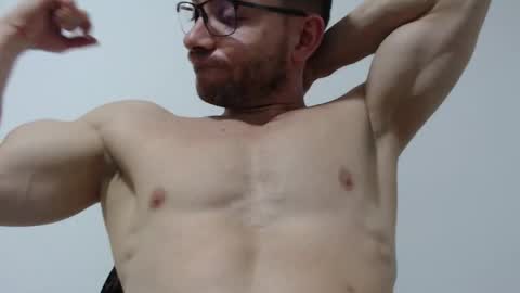 rocky muscle online show from March 3, 8:04 pm