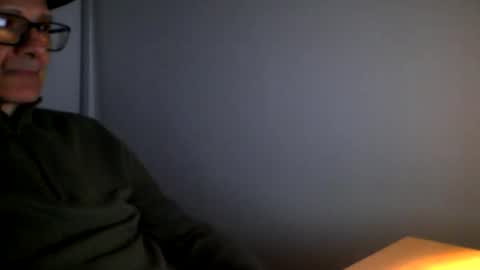 Snapshot of rodahot4 chatting on May 10, 7:41 pm rodahot4 online show from May 10, 7:41 pm