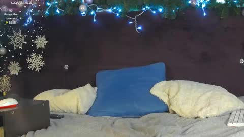 Snapshot of roddy_riss chatting on December 24, 5:02 pm Roddy online show from December 24, 5:02 pm