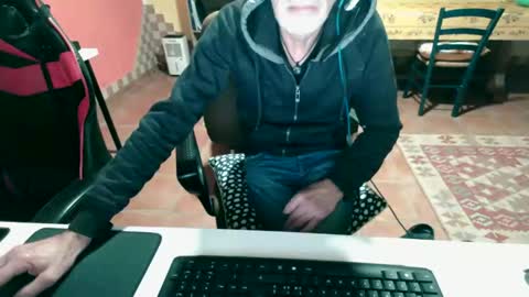 Snapshot of rodyuno chatting on November 20, 10:15 am rodyuno online show from November 20, 10:15 am