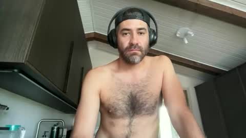 Snapshot of rogersterling11 chatting on June 8, 7:09 am Roger Sterling online show from June 8, 7:09 am