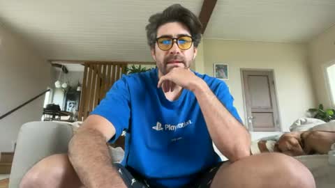 Snapshot of rogersterling11 chatting on June 14, 8:27 am Roger Sterling online show from June 14, 8:27 am