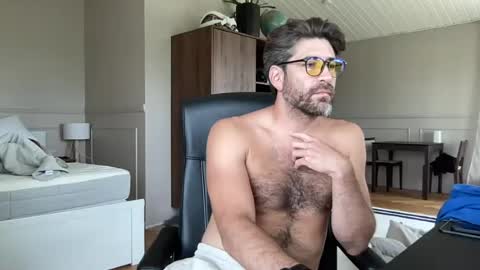 Snapshot of rogersterling11 chatting on July 23, 10:57 am Roger Sterling online show from July 23, 10:57 am