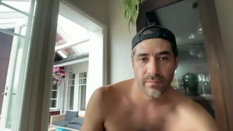 Snapshot of rogersterling11 chatting on July 27, 1:29 pm Roger Sterling online show from July 27, 1:29 pm