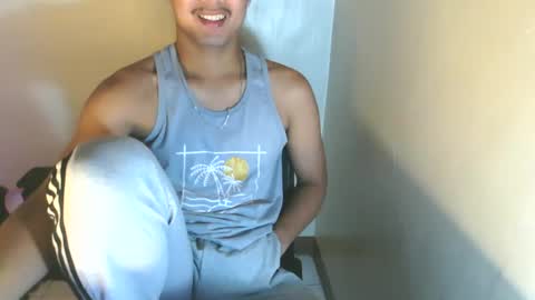 Snapshot of rogueprince_jace chatting on February 4, 4:35 pm Jace online show from February 4, 4:35 pm