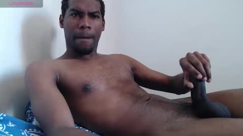 Snapshot of rohtt_higgs chatting on January 22, 3:29 pm Rohtt Higgs online show from January 22, 3:29 pm