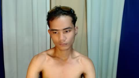 roianboyyy online show from May 9, 5:07 pm