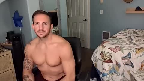 rokco_ online show from February 15, 5:37 am