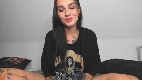 Snapshot of rokiinbaby chatting on October 3, 7:33 pm rokiinbaby online show from October 3, 7:33 pm