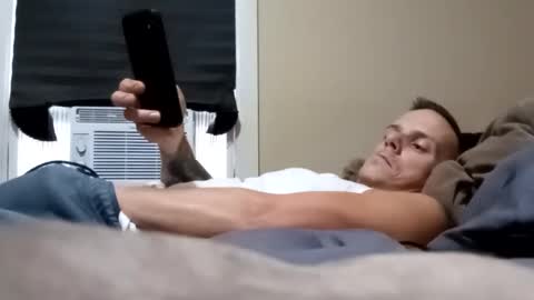 Snapshot of rollinhard2525 chatting on November 8, 4:29 pm rollinhard2525 online show from November 8, 4:29 pm