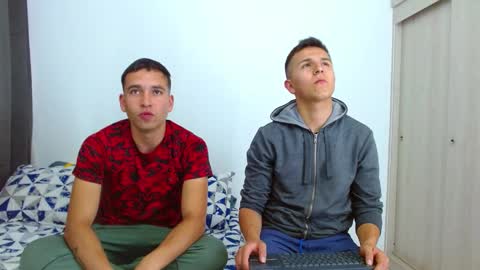 rolos_hot32 online show from February 7, 10:09 pm