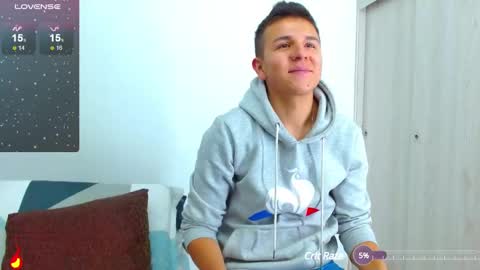 rolos_hot32 online show from February 18, 3:43 pm