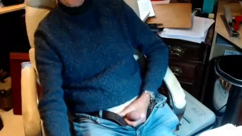 Snapshot of rolydawe chatting on February 7, 12:28 pm rolydawe online show from February 7, 12:28 pm