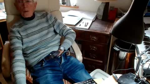 Snapshot of rolydawe chatting on October 16, 10:05 am rolydawe online show from October 16, 10:05 am