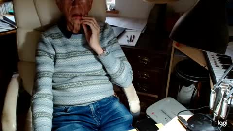 Snapshot of rolydawe chatting on October 17, 10:07 am rolydawe online show from October 17, 10:07 am