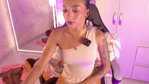 rolyloren1 online show from July 31, 5:12 pm