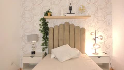   online show from February 24, 11:21 am