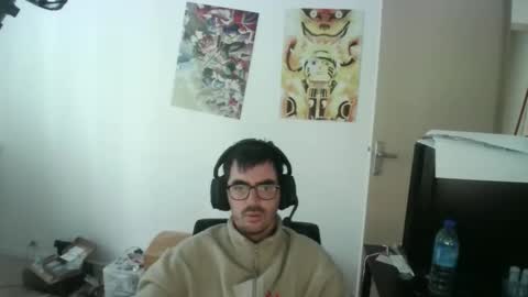 Snapshot of romainb72 chatting on May 21, 10:33 am romainb72 online show from May 21, 10:33 am