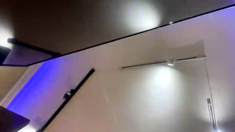   online show from November 24, 11:43 am