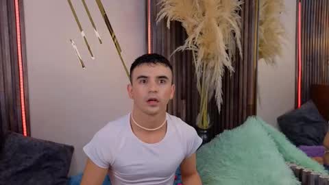   online show from December 1, 12:43 pm