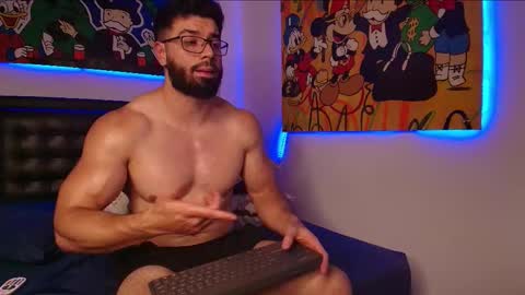 Snapshot of roman_lux chatting on February 12, 8:07 pm Roman Lux online show from February 12, 8:07 pm