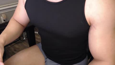 Snapshot of romanblackwood chatting on February 6, 11:58 pm romanblackwood online show from February 6, 11:58 pm