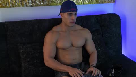 romano_kentt12 online show from March 26, 3:39 pm