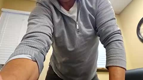 romanteeks online show from December 11, 11:54 pm