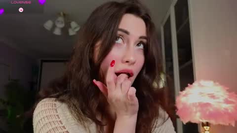 Snapshot of romanticsonya chatting on April 22, 11:17 pm romanticsonya online show from April 22, 11:17 pm