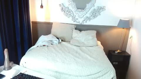 ROMEO online show from April 11, 7:40 pm