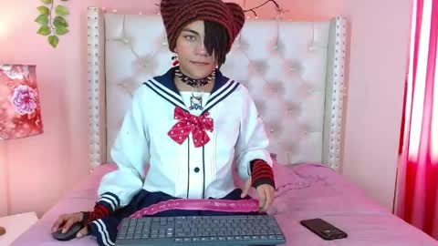 Snapshot of romeo_laurient chatting on May 8, 8:58 pm ROMEO online show from May 8, 8:58 pm