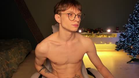 Snapshot of romeo_mercy chatting on December 29, 2:17 am Romeo online show from December 29, 2:17 am